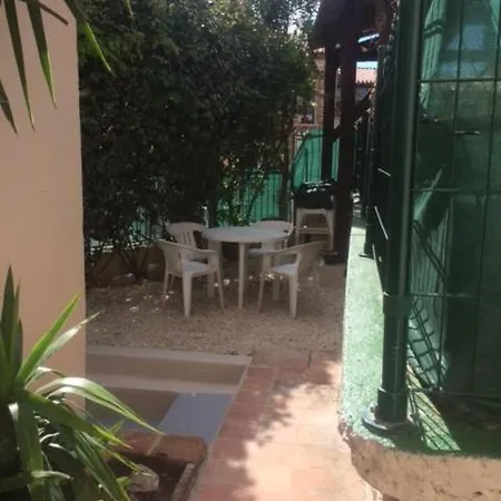 Feriehus 'casa Vinc' Large Townhouse With Garden Vinca