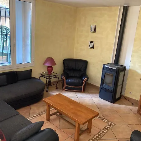 'casa Vinç' Large Townhouse With Garden