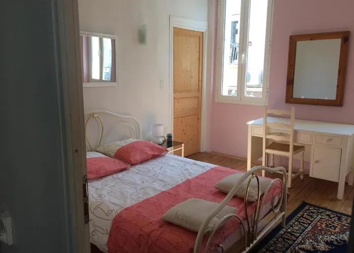 'casa Vinc' Large Townhouse With Garden * Vinca