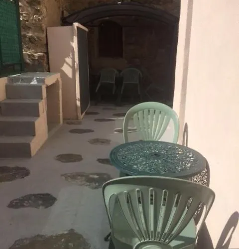 'casa Vinc' Large Townhouse With Garden *
