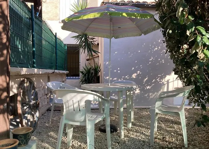 'casa Vinc' Large Townhouse With Garden Vinca